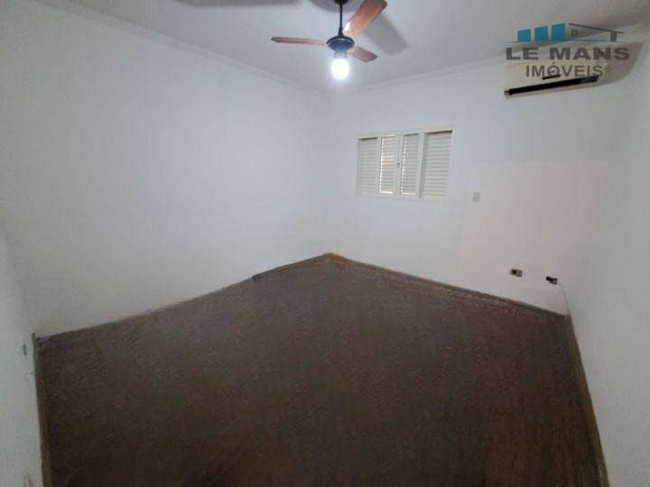 Casa para alugar com 2 quartos, 110m² - Foto 18