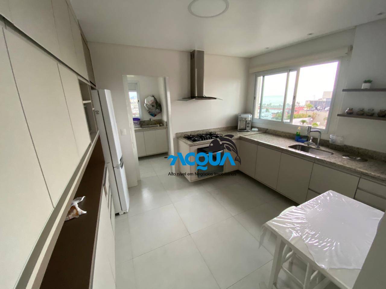 Apartamento à venda com 3 quartos, 145m² - Foto 4