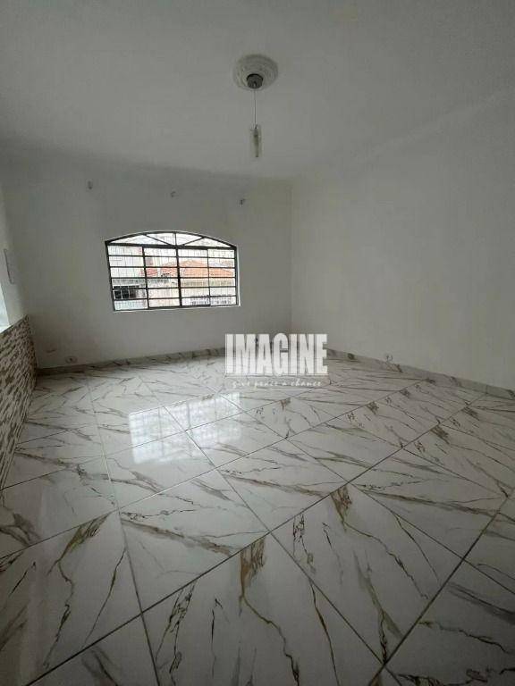 Sobrado à venda com 3 quartos, 150m² - Foto 1