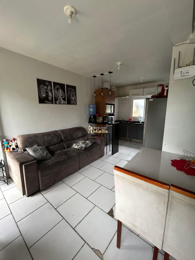 Casa à venda com 2 quartos, 52m² - Foto 1