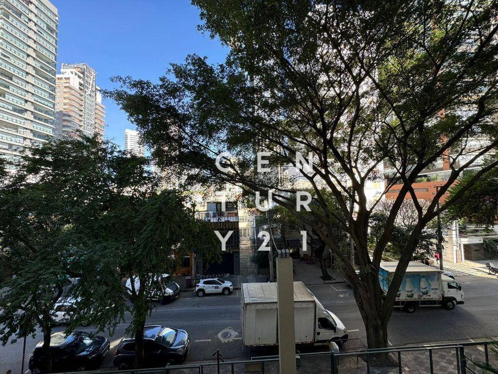 Apartamento à venda com 3 quartos, 160m² - Foto 4