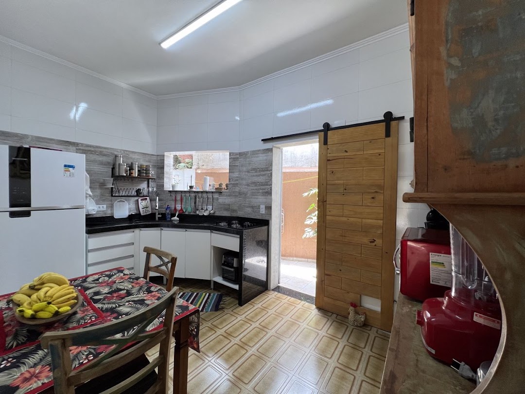 Casa à venda com 2 quartos, 81m² - Foto 1