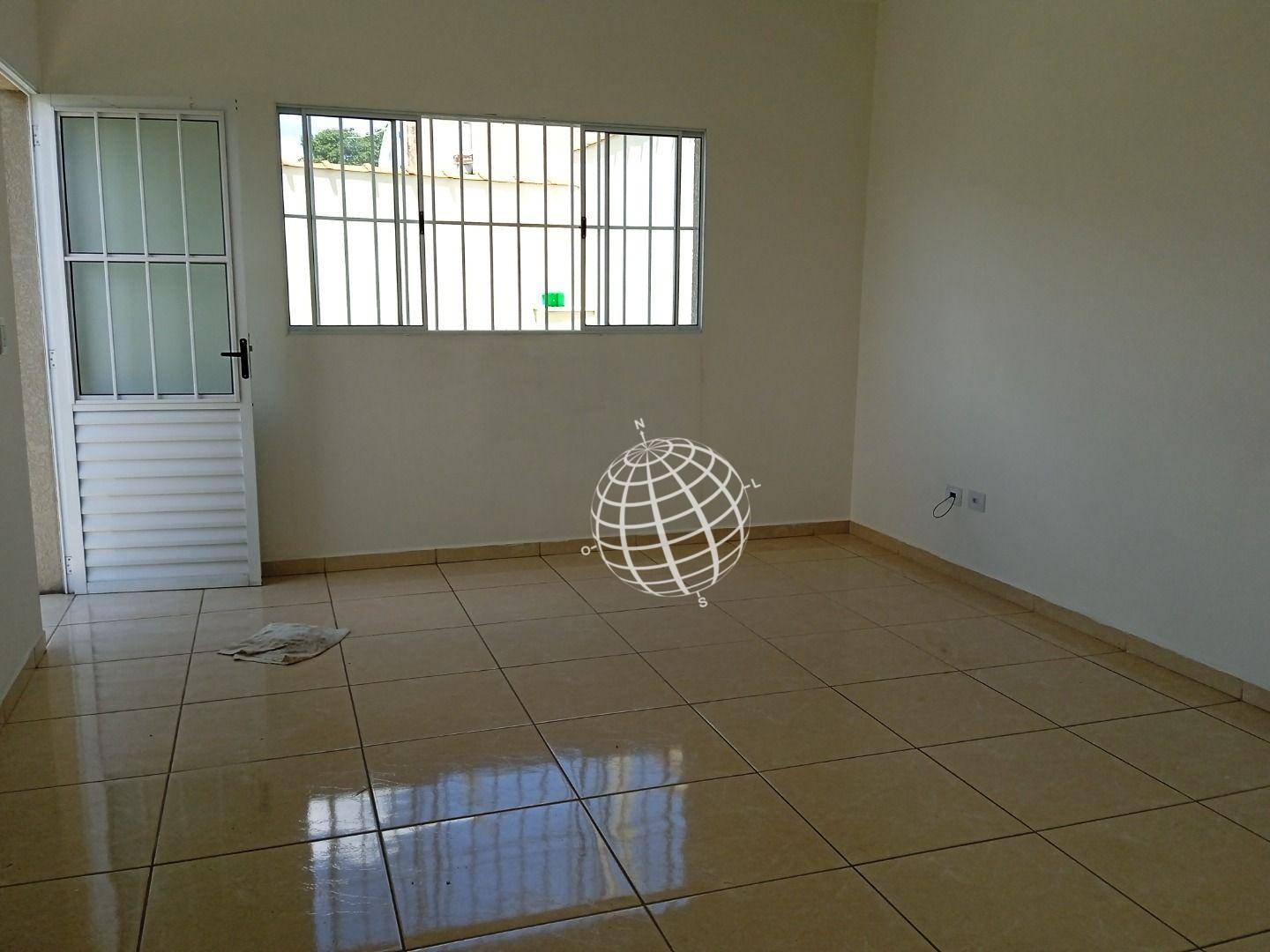 Casa à venda com 2 quartos, 64m² - Foto 4