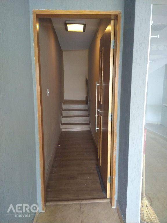 Casa para alugar com 3 quartos, 210m² - Foto 28