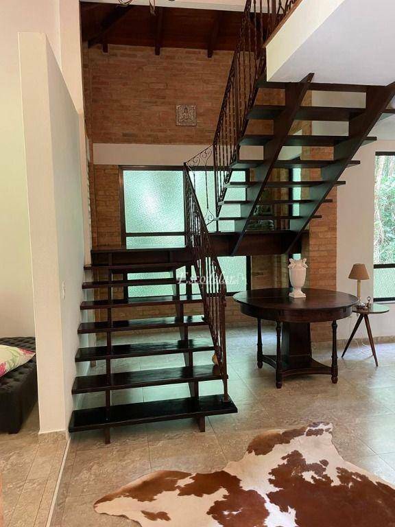 Casa à venda com 3 quartos, 250m² - Foto 7