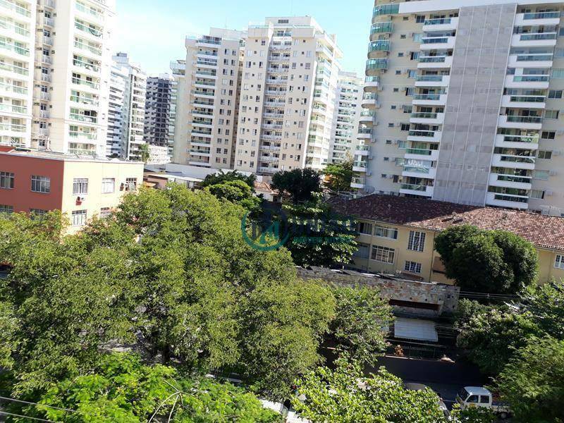 Apartamento à venda com 2 quartos, 68m² - Foto 9