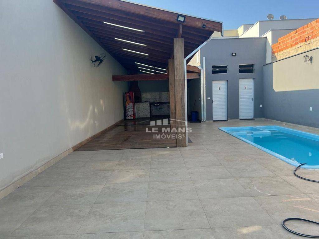 Casa à venda com 1 quarto, 70m² - Foto 1