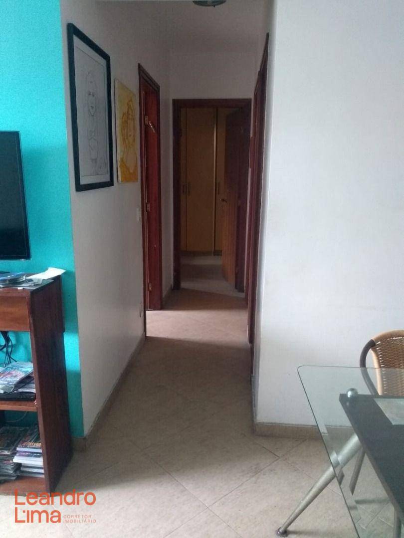 Apartamento para alugar com 3 quartos, 70m² - Foto 3