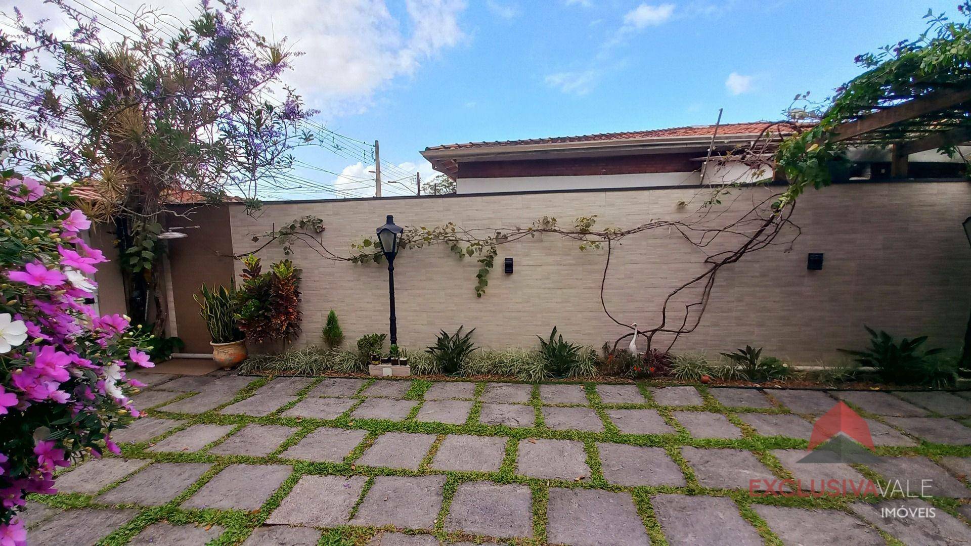 Casa à venda com 6 quartos, 356m² - Foto 4