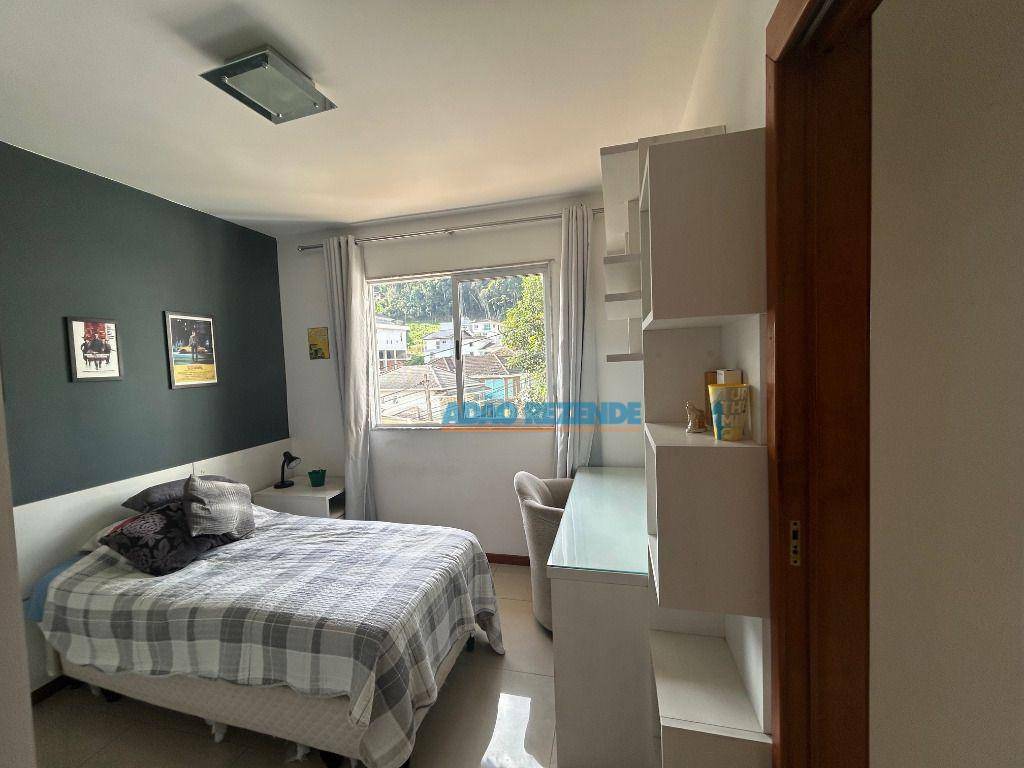 Casa de Condomínio à venda com 4 quartos, 251m² - Foto 8