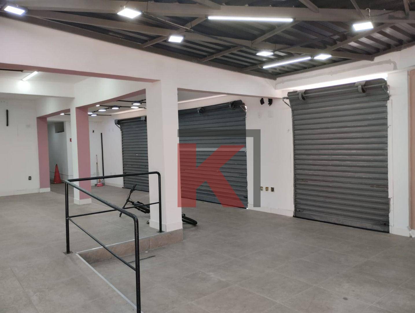Sobrado para alugar com 1 quarto, 225m² - Foto 1