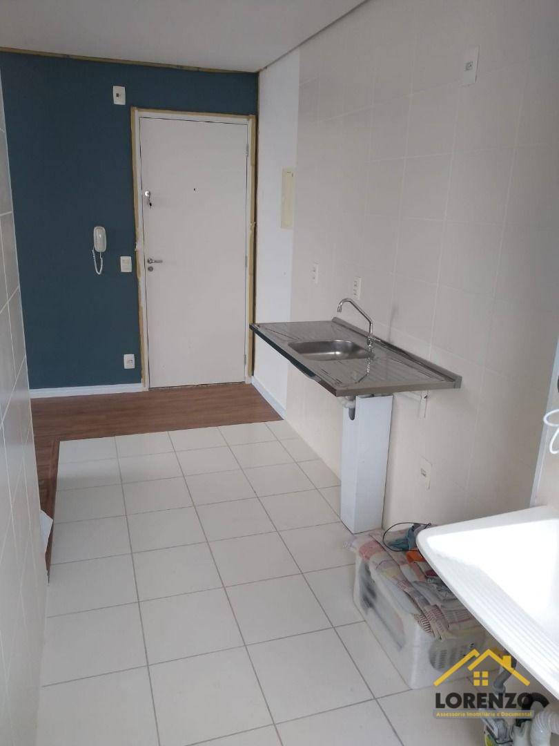 Apartamento à venda com 2 quartos, 44m² - Foto 2