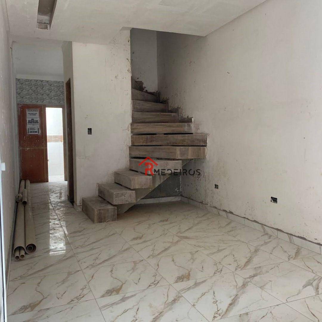 Casa à venda com 2 quartos, 58m² - Foto 5