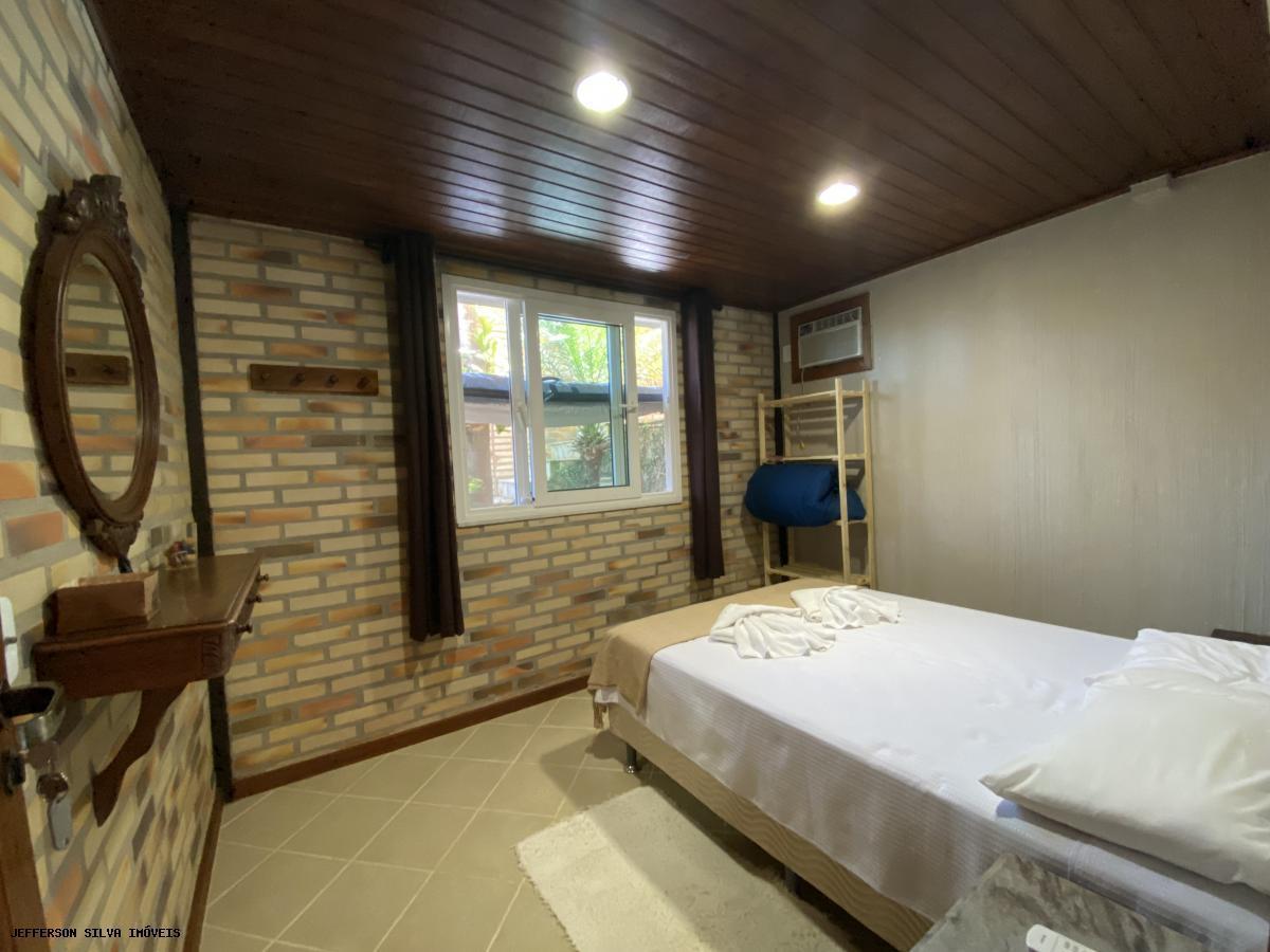 Casa à venda com 7 quartos, 400m² - Foto 16