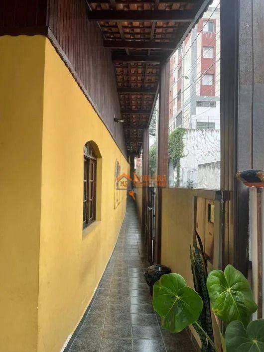 Sobrado à venda com 6 quartos, 230M2 - Foto 2