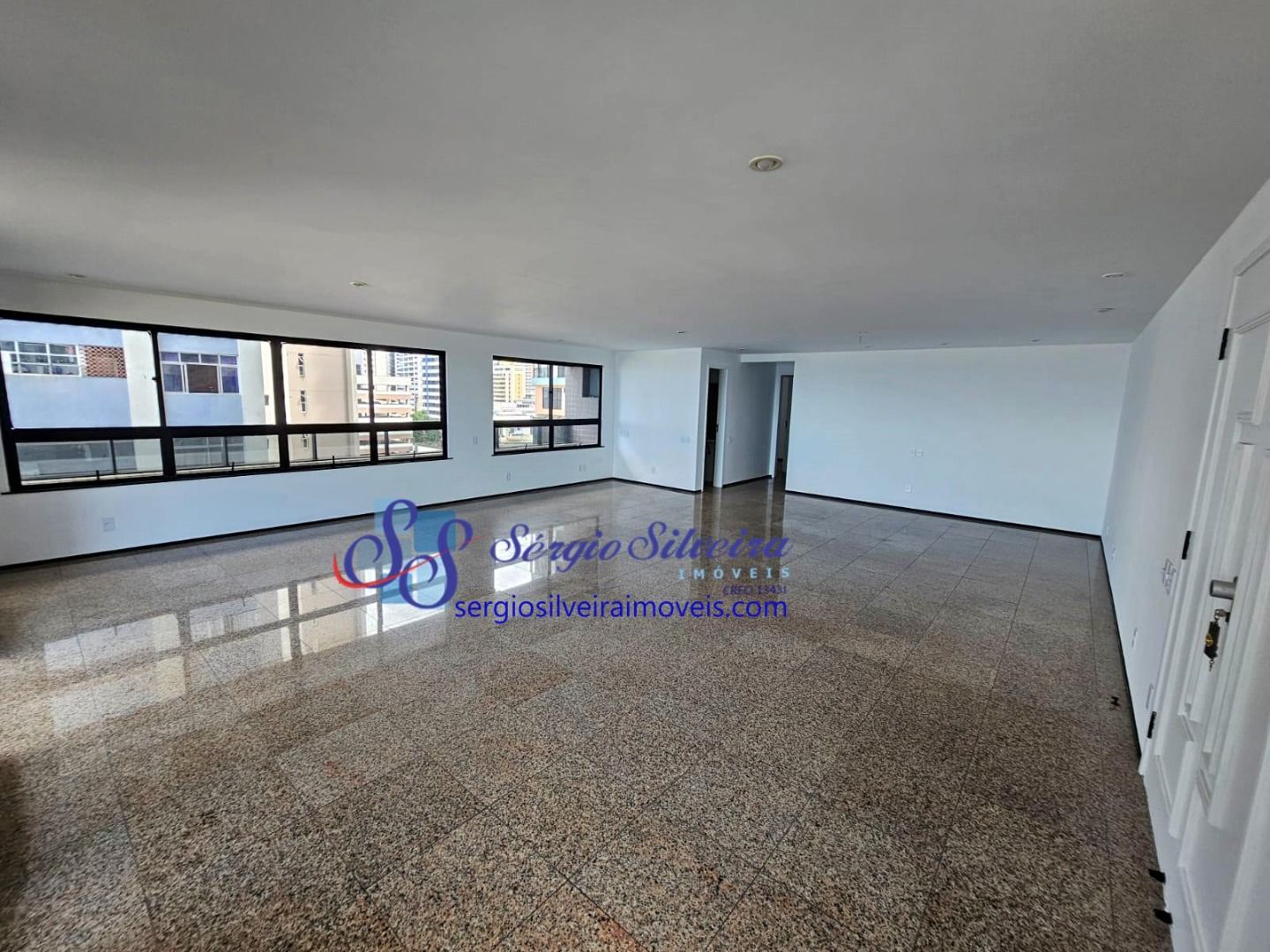 Apartamento à venda com 3 quartos, 250m² - Foto 9