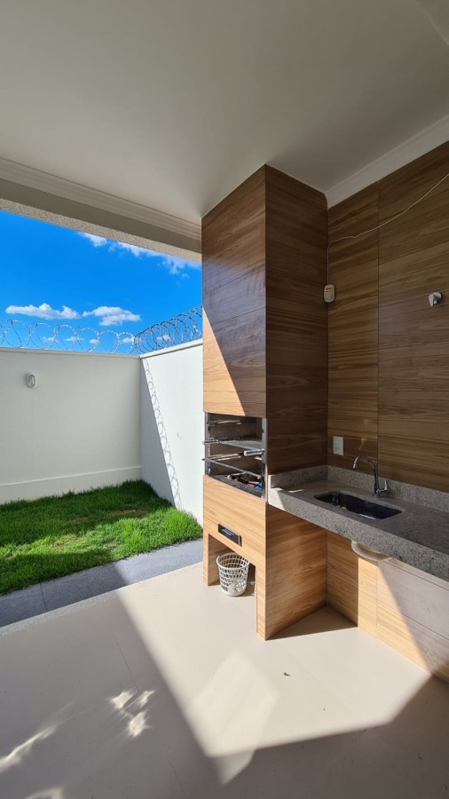 Casa à venda com 3 quartos, 150m² - Foto 2