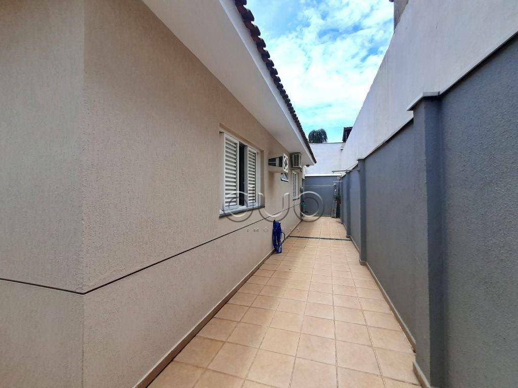 Casa à venda com 3 quartos, 243m² - Foto 46