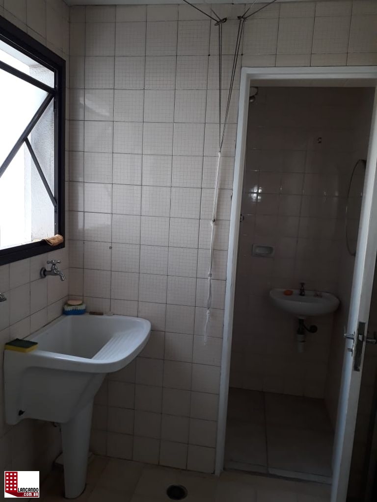 Apartamento à venda com 3 quartos, 105m² - Foto 2