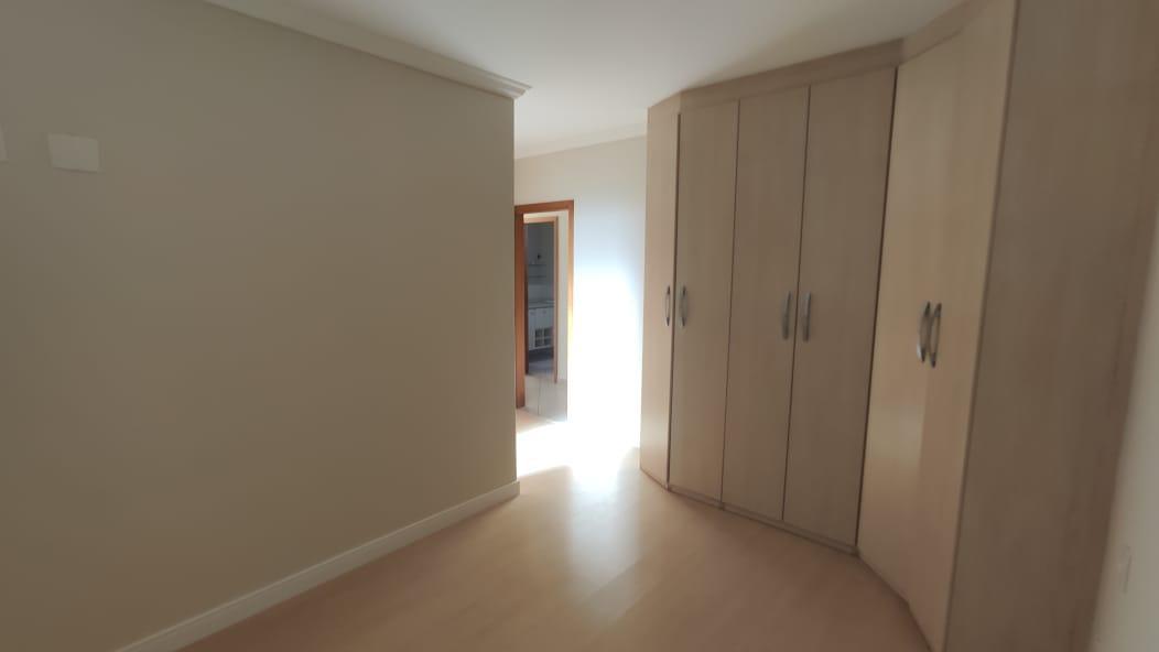 Apartamento à venda com 3 quartos, 87m² - Foto 22