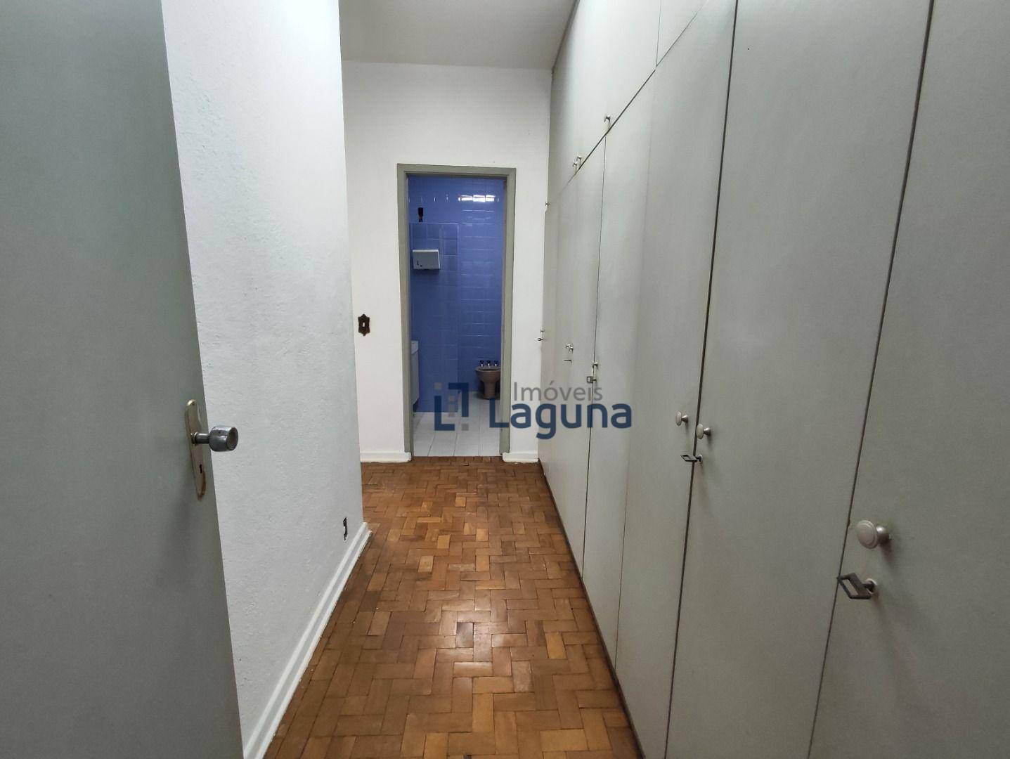 Casa para alugar com 3 quartos, 285m² - Foto 46