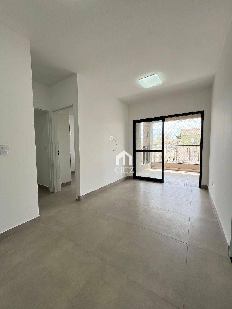Apartamento à venda com 3 quartos, 77m² - Foto 2