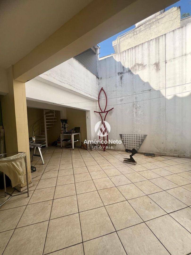 Casa à venda e aluguel com 2 quartos, 240m² - Foto 7