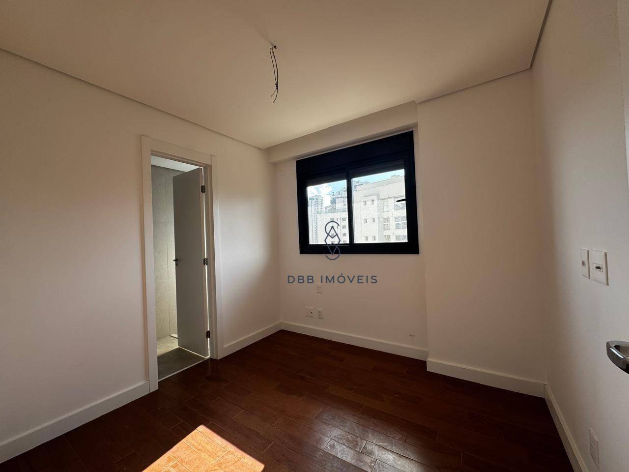 Apartamento à venda com 4 quartos, 190m² - Foto 8