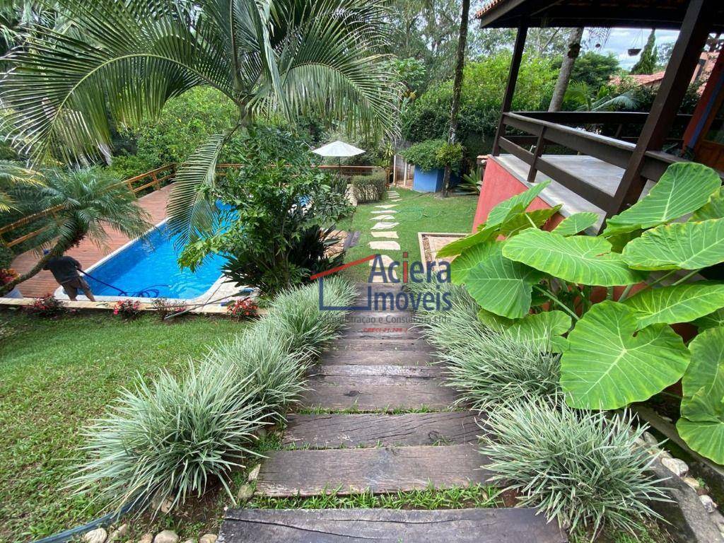 Casa de Condomínio à venda e aluguel com 4 quartos, 271m² - Foto 1