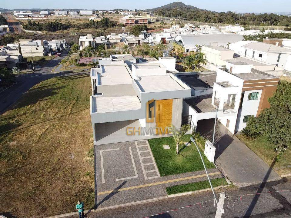 Casa à venda com 4 quartos, 264m² - Foto 3