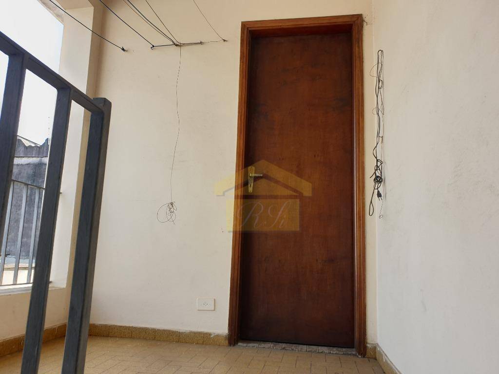 Sobrado à venda e aluguel com 3 quartos, 218m² - Foto 4