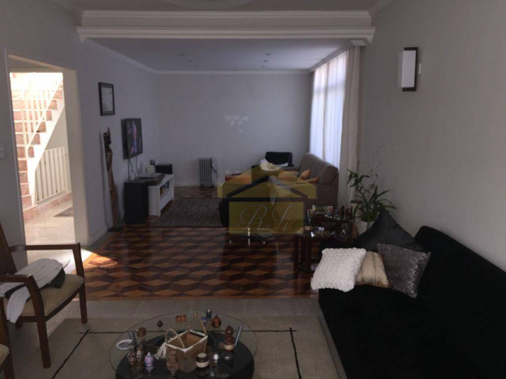 Sobrado à venda com 5 quartos, 375m² - Foto 1