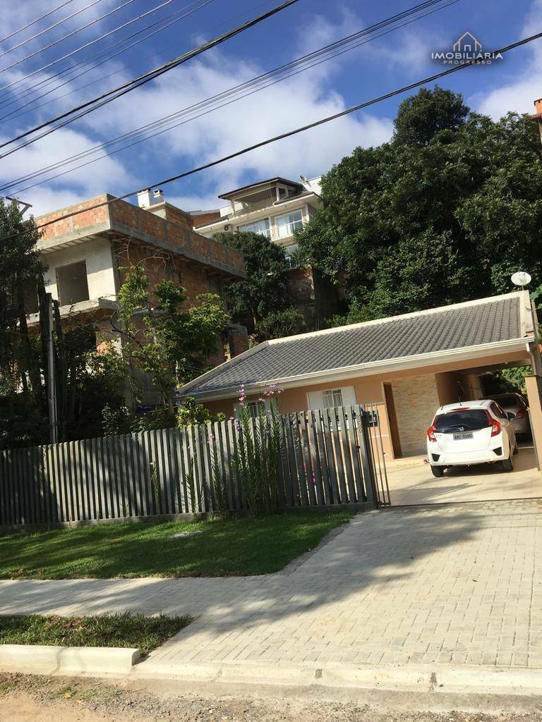 Casa à venda com 3 quartos, 150m² - Foto 1