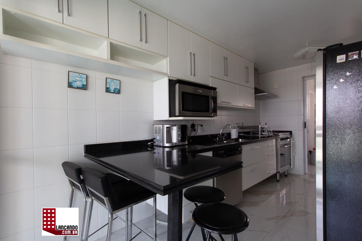 Apartamento à venda com 4 quartos, 177m² - Foto 2