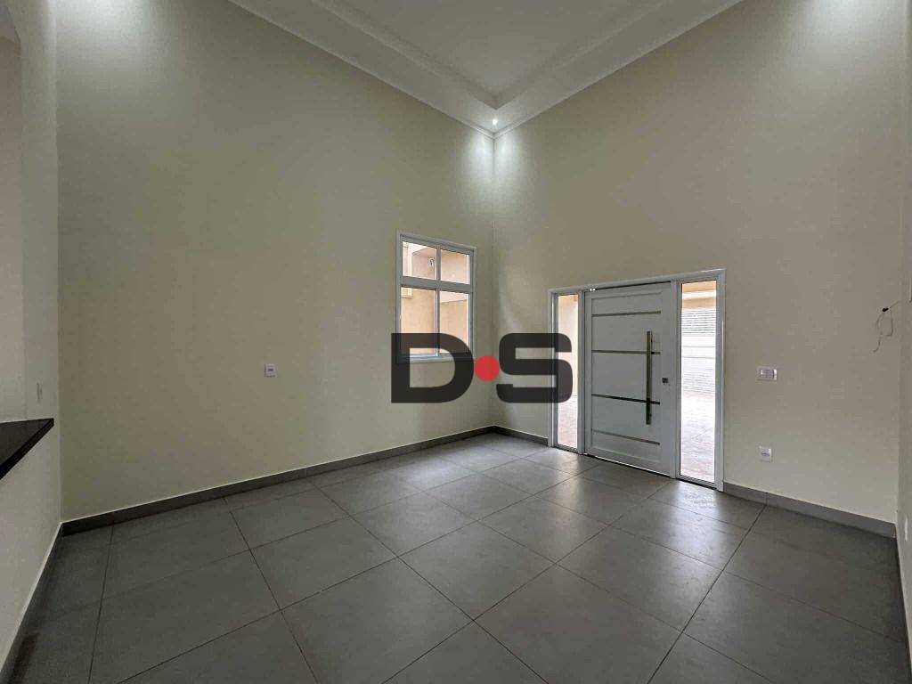 Casa à venda com 3 quartos, 130m² - Foto 1