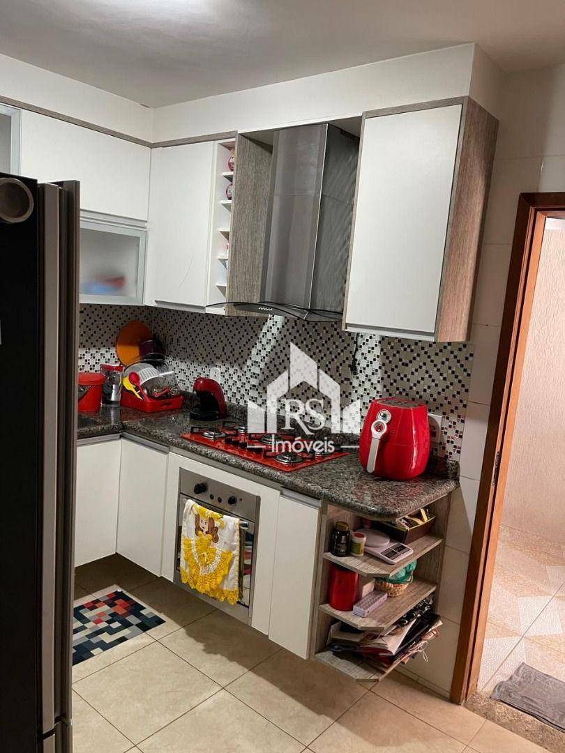 Casa à venda com 2 quartos, 120m² - Foto 16