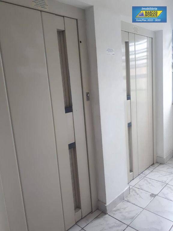 Apartamento à venda com 2 quartos, 64m² - Foto 11