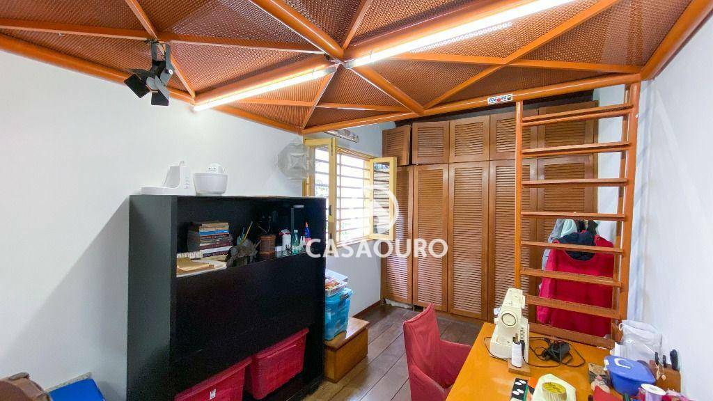 Casa à venda com 4 quartos, 283m² - Foto 37