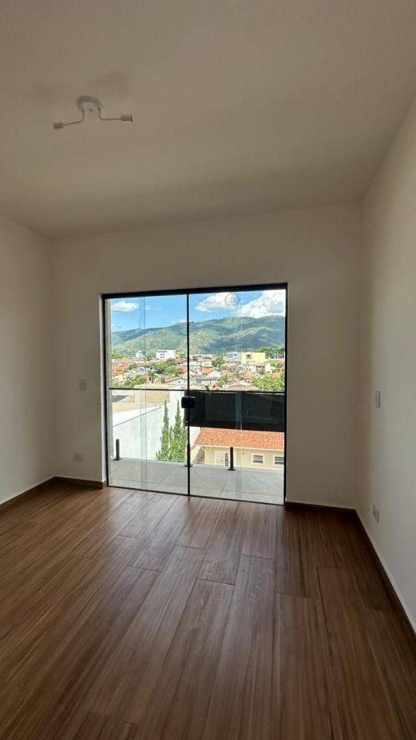 Casa à venda com 3 quartos, 117m² - Foto 4