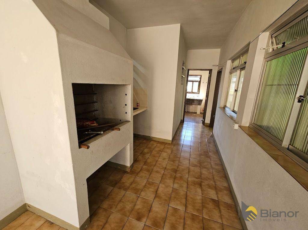 Casa à venda com 2 quartos, 300m² - Foto 17