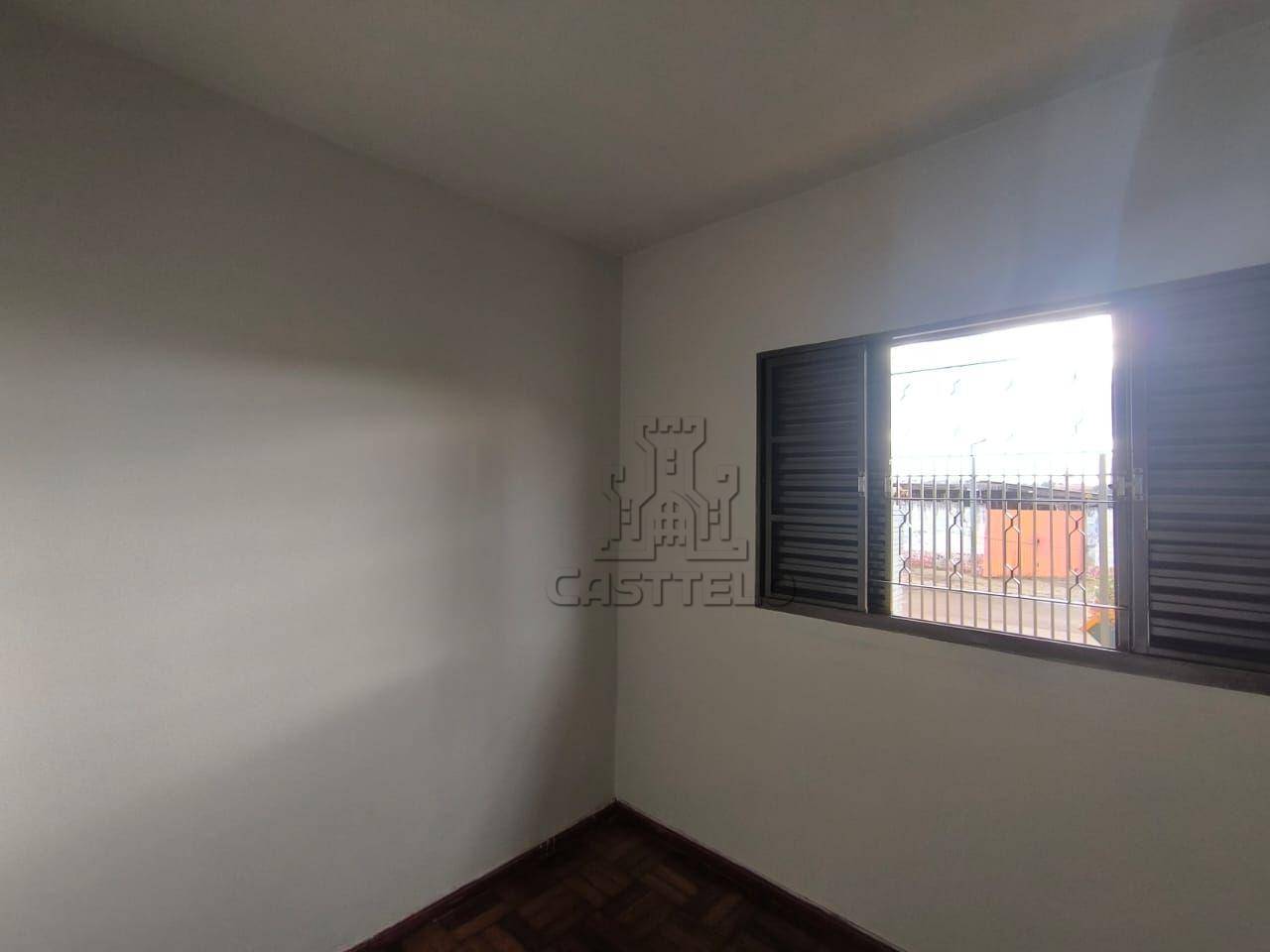 Casa para alugar com 2 quartos, 70m² - Foto 13