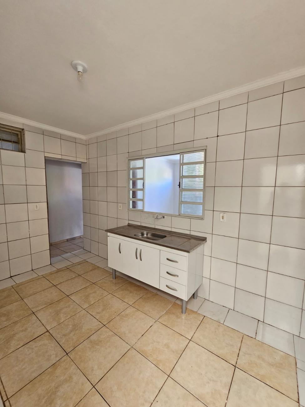 Casa à venda com 1 quarto, 60m² - Foto 2