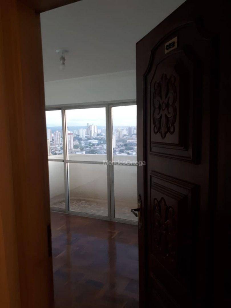 Apartamento à venda com 3 quartos, 100m² - Foto 2