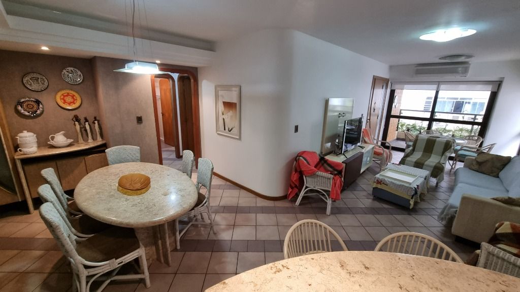 Apartamento à venda com 3 quartos, 130m² - Foto 1