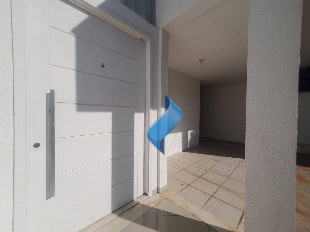 Casa de Condomínio à venda com 3 quartos, 210m² - Foto 4