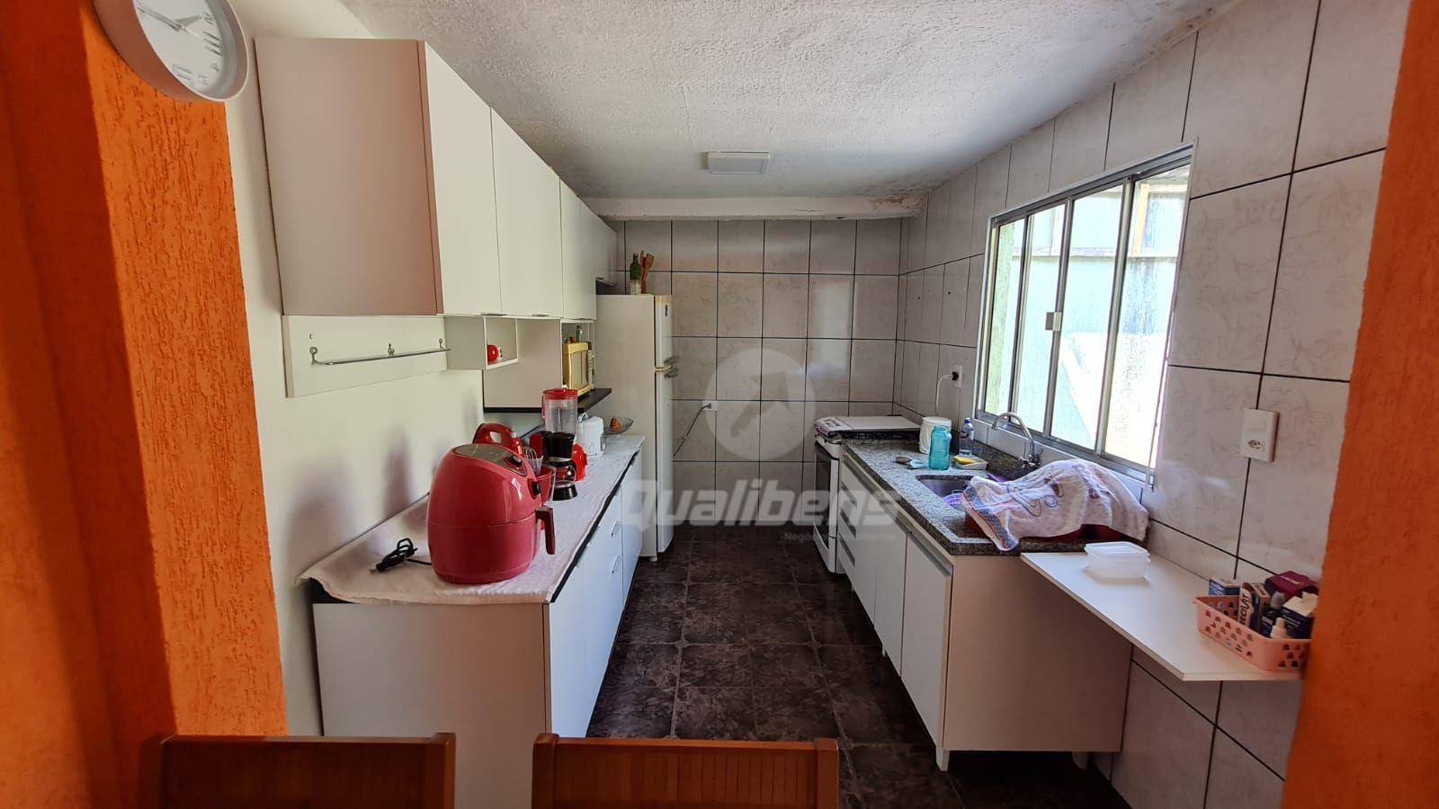 Casa à venda com 6 quartos, 302m² - Foto 24