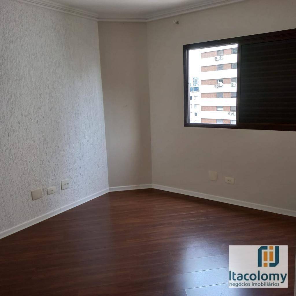 Apartamento à venda com 3 quartos, 123m² - Foto 10