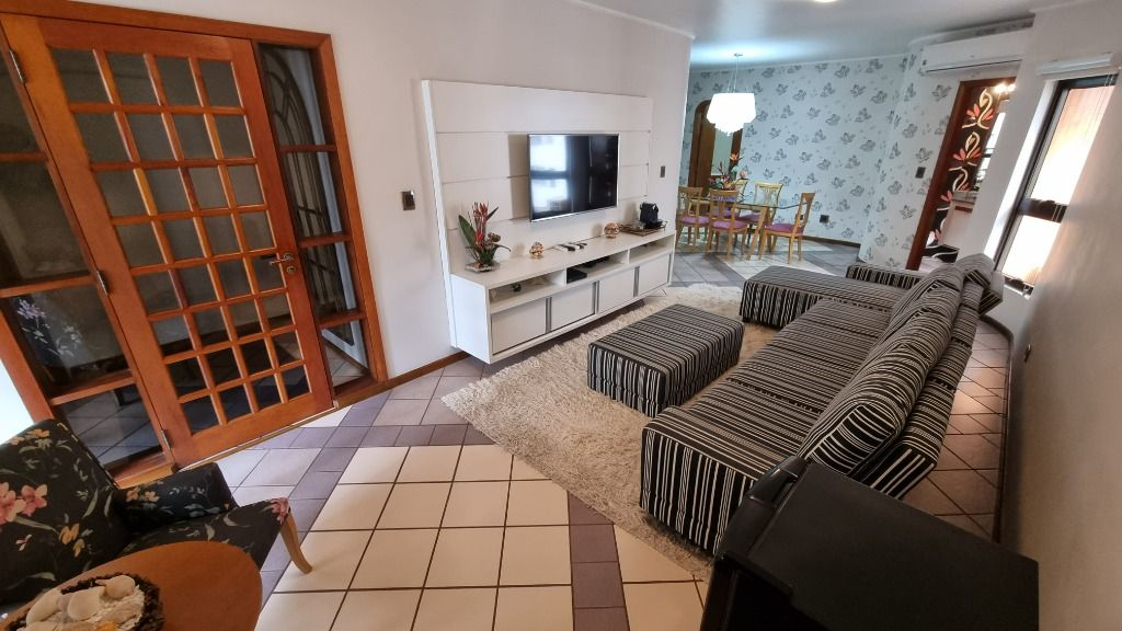 Apartamento à venda com 3 quartos, 130m² - Foto 4