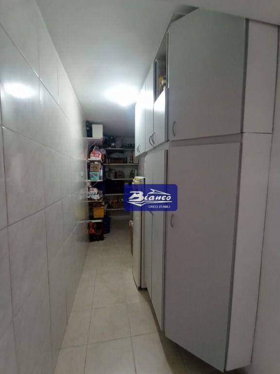 Sobrado à venda com 4 quartos, 207m² - Foto 4