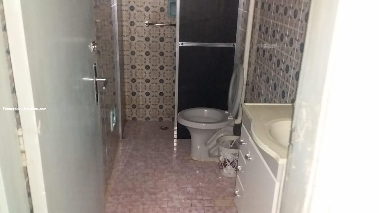 Casa à venda com 2 quartos, 200m² - Foto 18